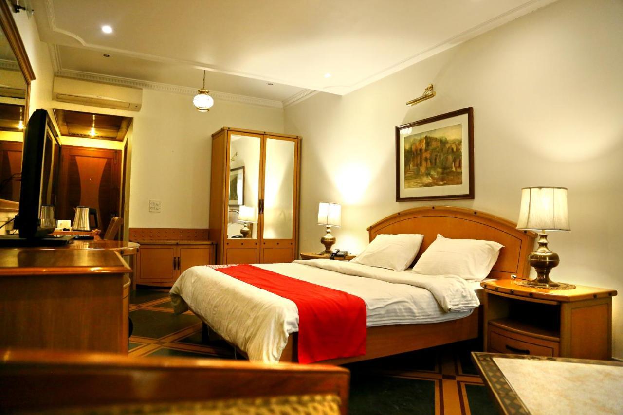 Fabexpress Kwality Regency Hotel Chandīgarh Eksteriør billede